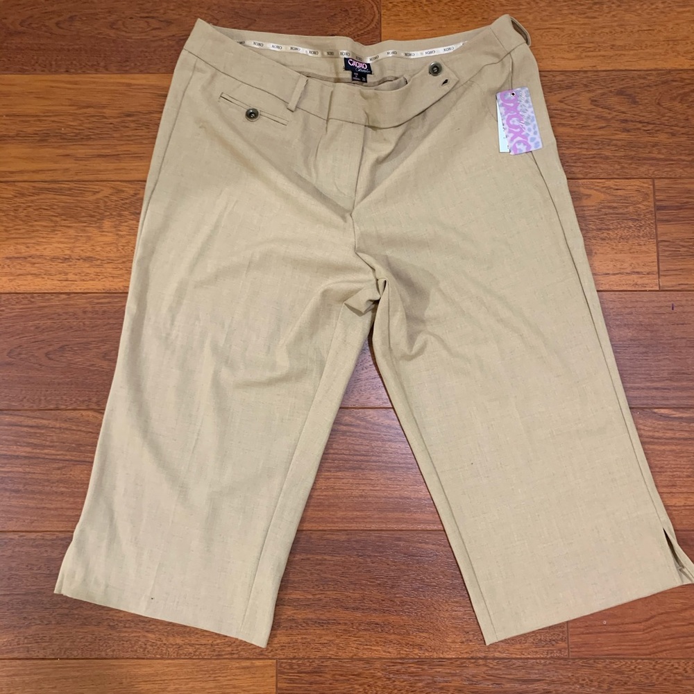 Women Dress Khaki Capri/Shorts
